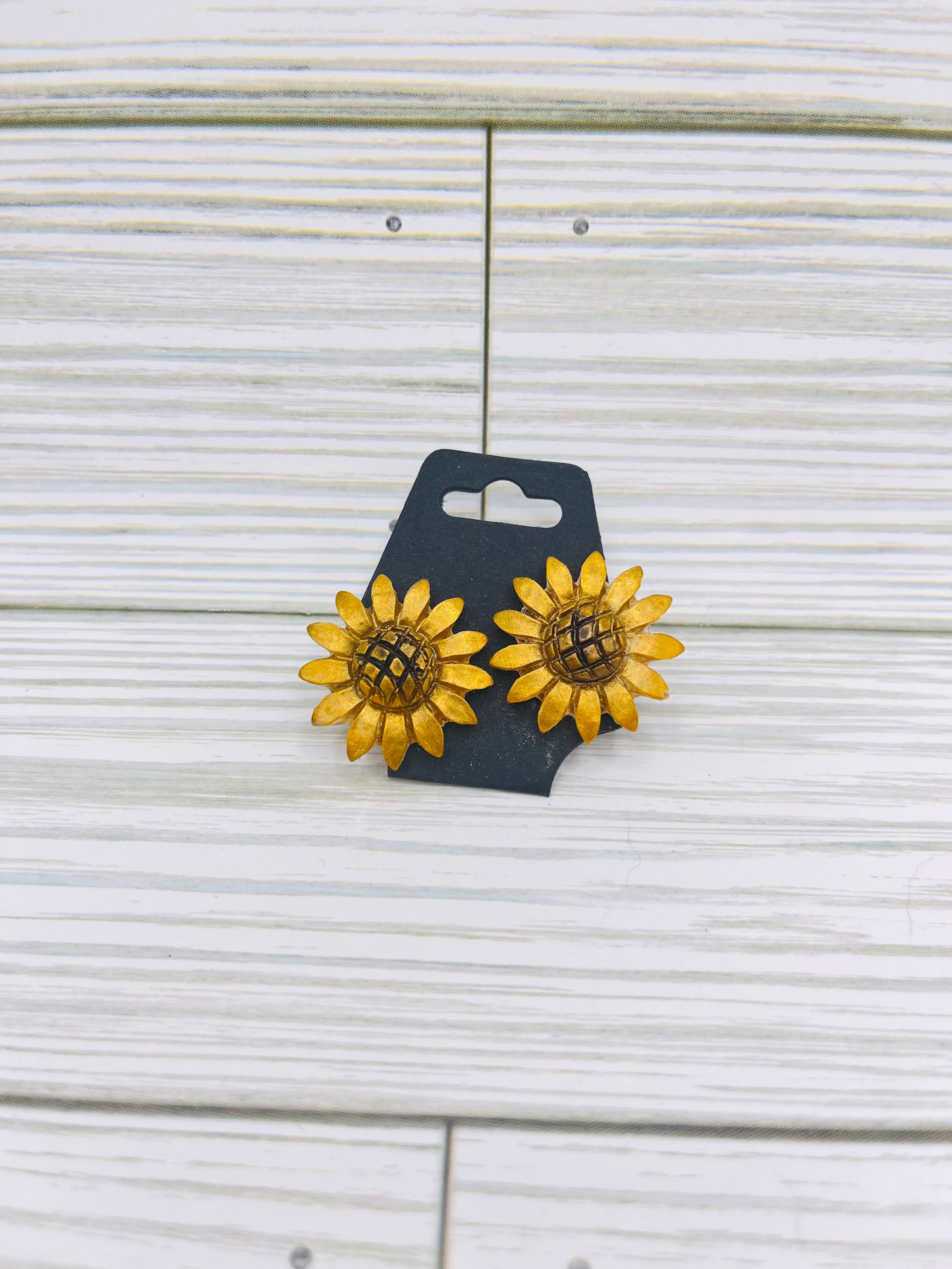 Stud Earrings Stud Earrings